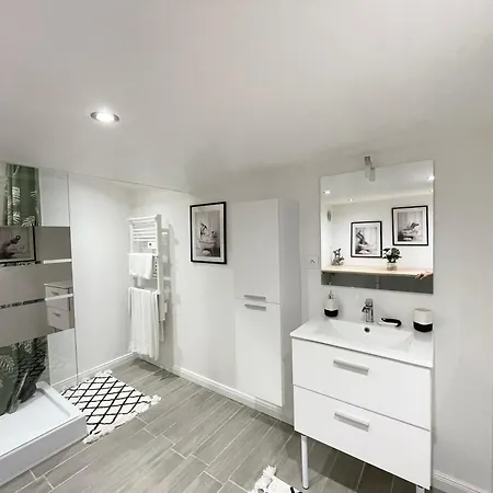 Le Jungle Escapade Romantique Balneo Tout Confort Terrasse Pres De Bayeux Appartement Martragny
