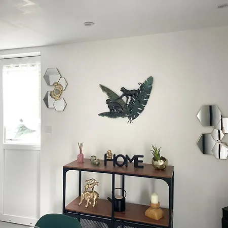 Le Jungle Escapade Romantique Balneo Tout Confort Terrasse Pres De Bayeux Appartement Martragny